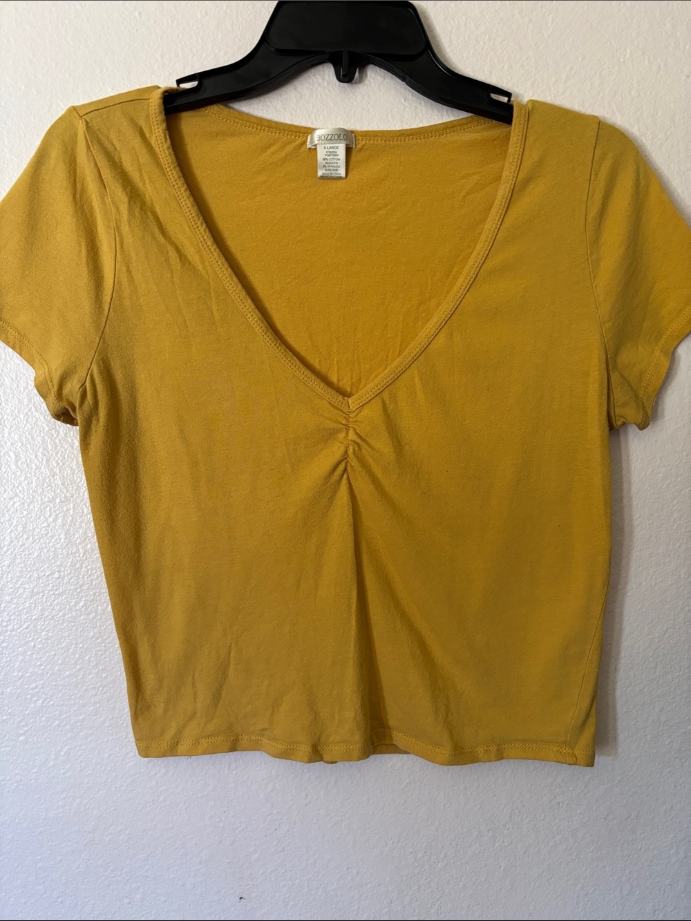 Bozzolo Mustard V-Neck Cropped Ruched Tee